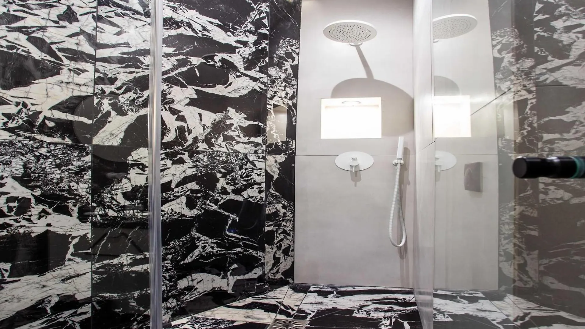 Live Like Real Parisians In The Heart Of Paris Apartamento